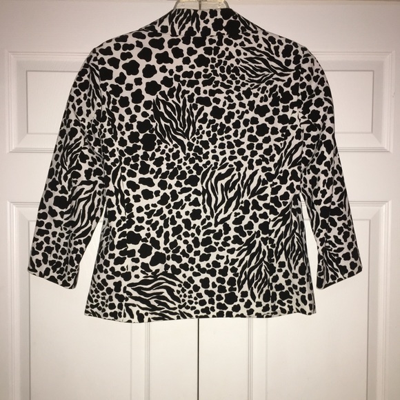 GORGEOUS CHICO’S BLACK & WHITE BLAZER-LIKE NEW - Picture 3 of 6